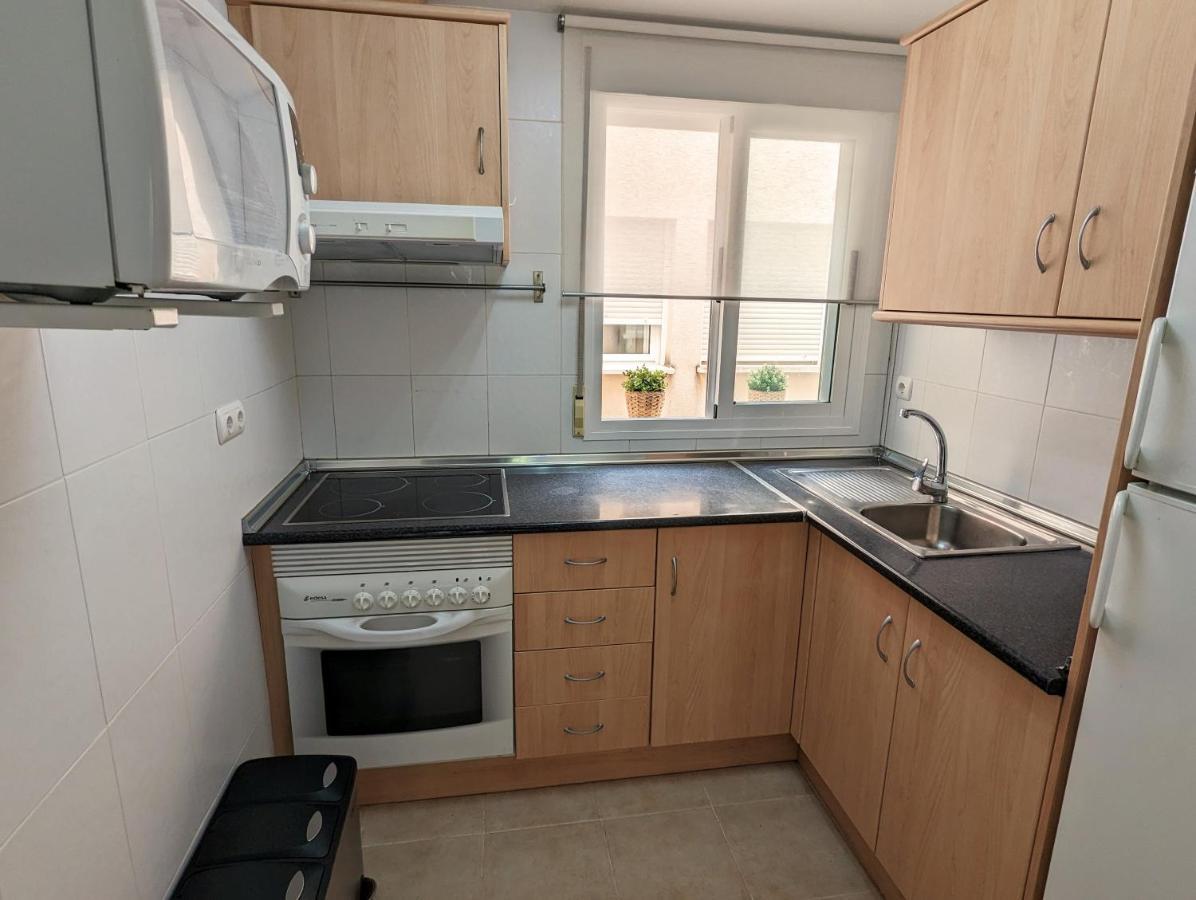 Apartamento Las Palmeras - Con Terraza, Barbacoa, Aire Acondicionado Y A 250M De La Playa! Los Alcázares Eksteriør billede