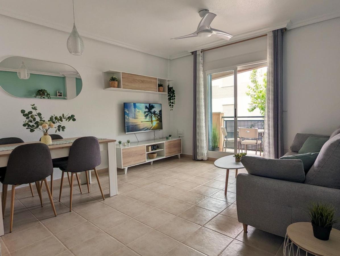 Apartamento Las Palmeras - Con Terraza, Barbacoa, Aire Acondicionado Y A 250M De La Playa! Los Alcázares Eksteriør billede