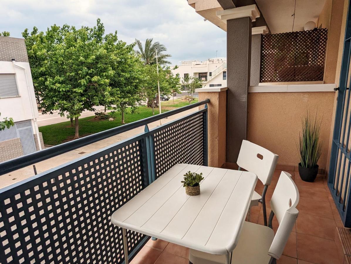 Apartamento Las Palmeras - Con Terraza, Barbacoa, Aire Acondicionado Y A 250M De La Playa! Los Alcázares Eksteriør billede