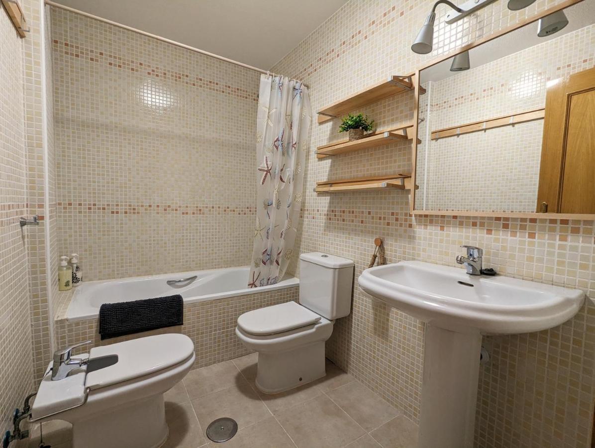 Apartamento Las Palmeras - Con Terraza, Barbacoa, Aire Acondicionado Y A 250M De La Playa! Los Alcázares Eksteriør billede