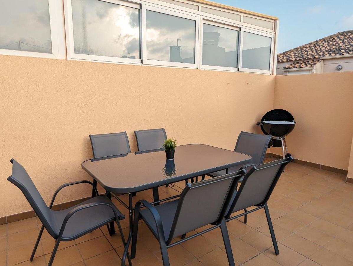 Apartamento Las Palmeras - Con Terraza, Barbacoa, Aire Acondicionado Y A 250M De La Playa! Los Alcázares Eksteriør billede