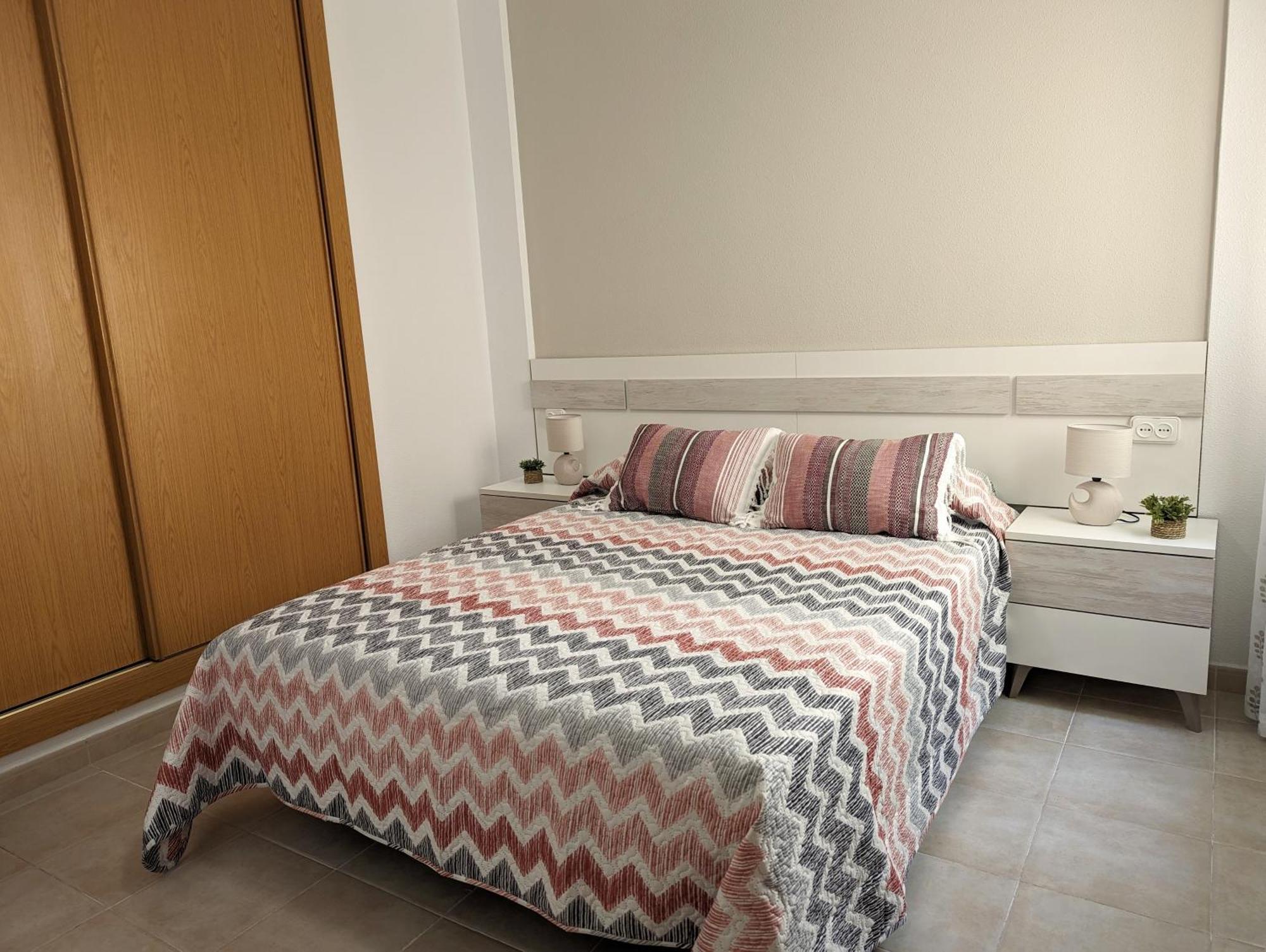 Apartamento Las Palmeras - Con Terraza, Barbacoa, Aire Acondicionado Y A 250M De La Playa! Los Alcázares Eksteriør billede