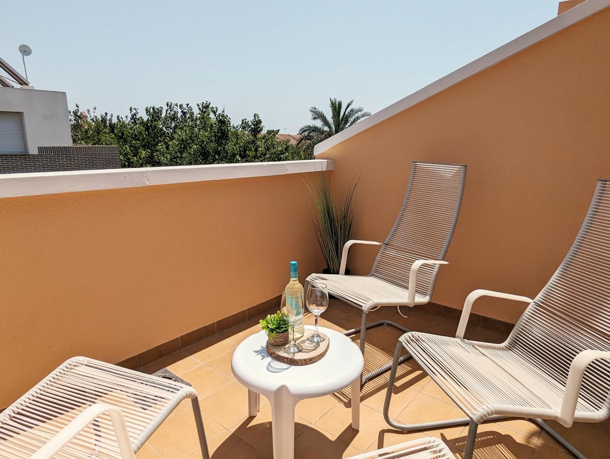Apartamento Las Palmeras - Con Terraza, Barbacoa, Aire Acondicionado Y A 250M De La Playa! Los Alcázares Eksteriør billede